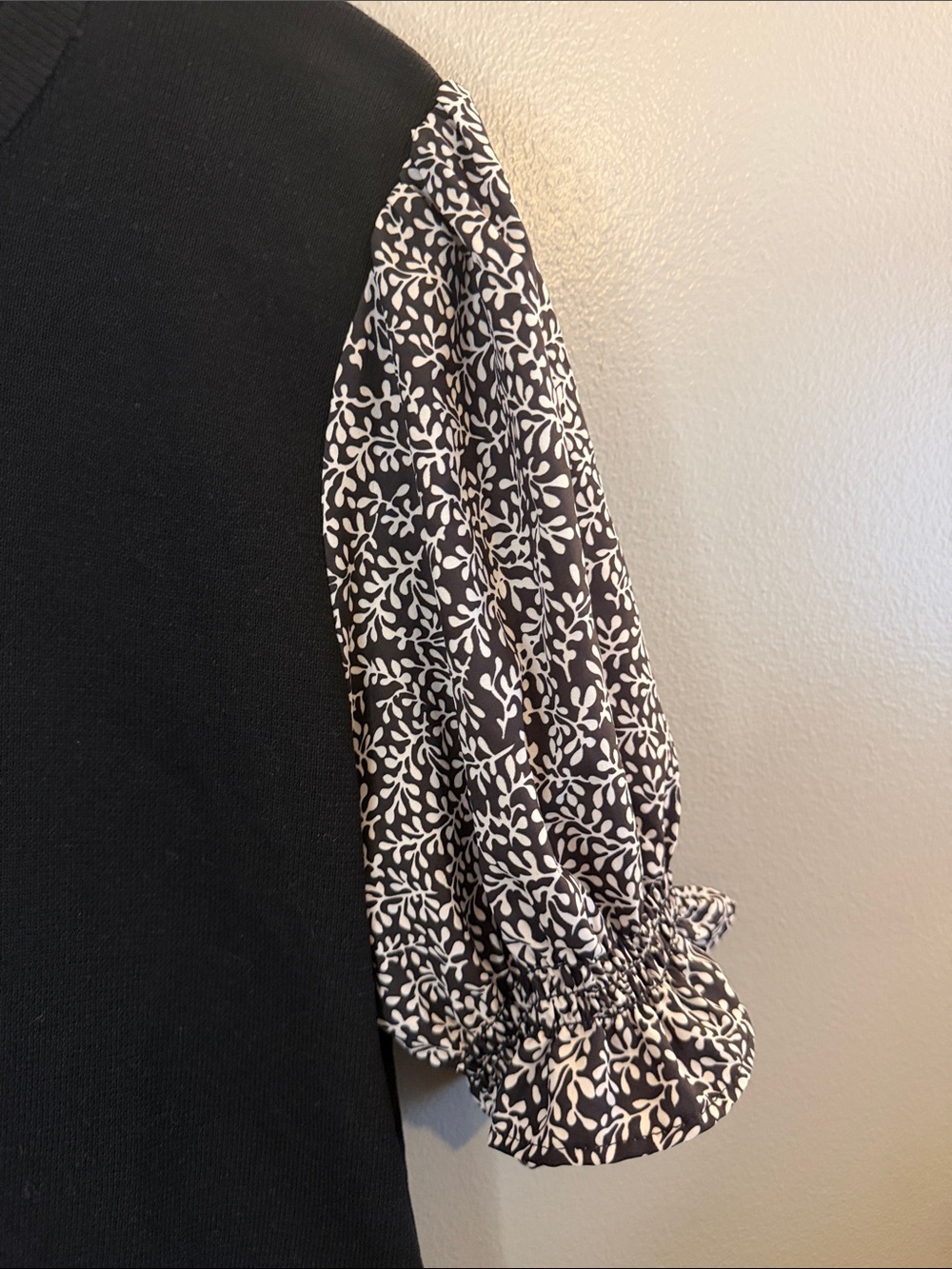 Nanette Nanette Lepore Black Floral Ruffle Hem Puff Sleeve Top L - Picture 7 of 9